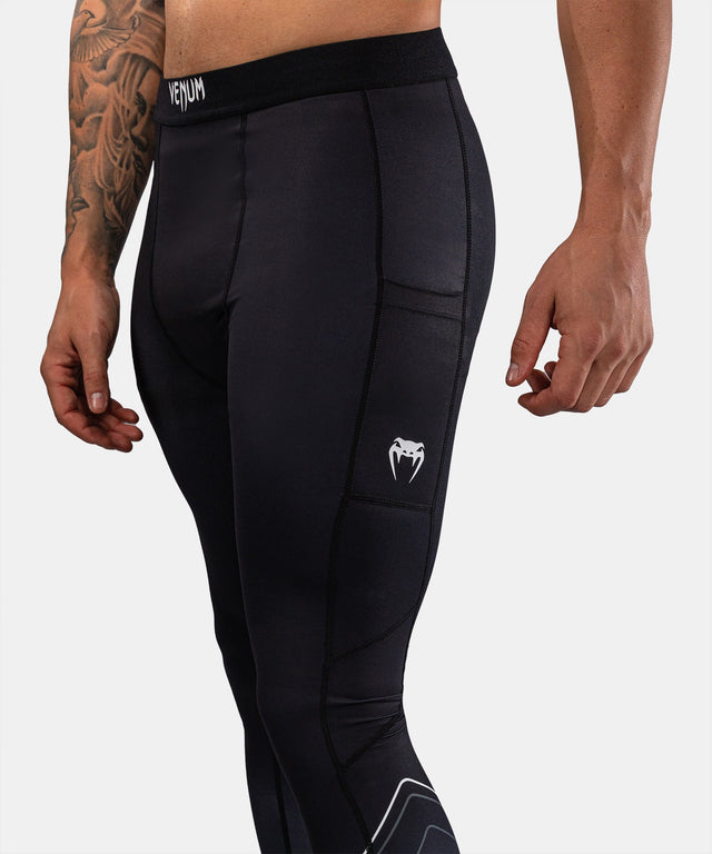 Pantaloncini a compressione Venum Streamline – Nero/Bianco