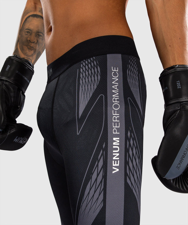 Pantaloncini a compressione Venum Amazonia Reborn – Nero/Grigio (VENUM-06451-109)