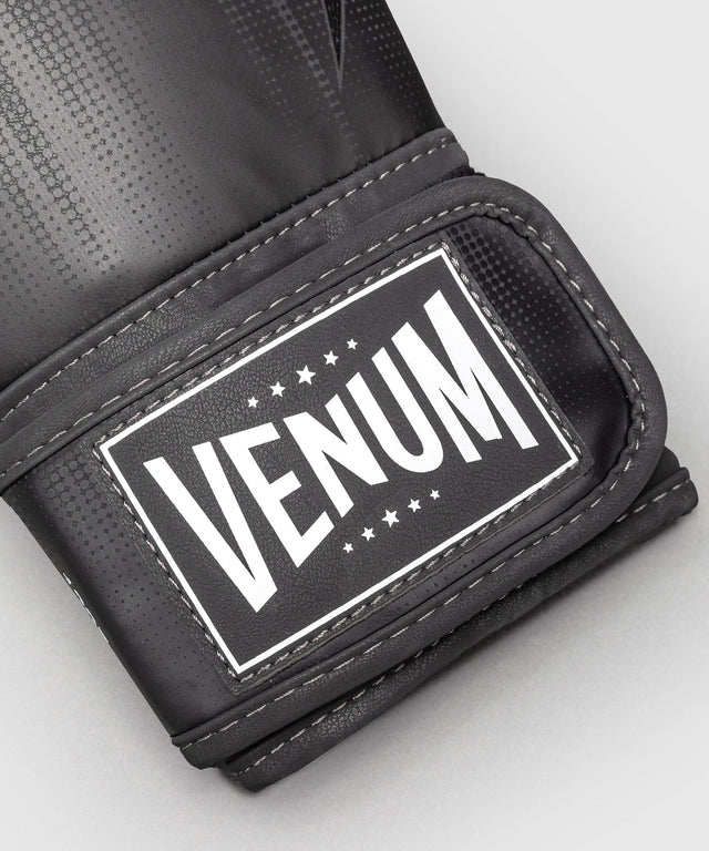 Luvas de boxe Venum Stealth – Preto/Branco