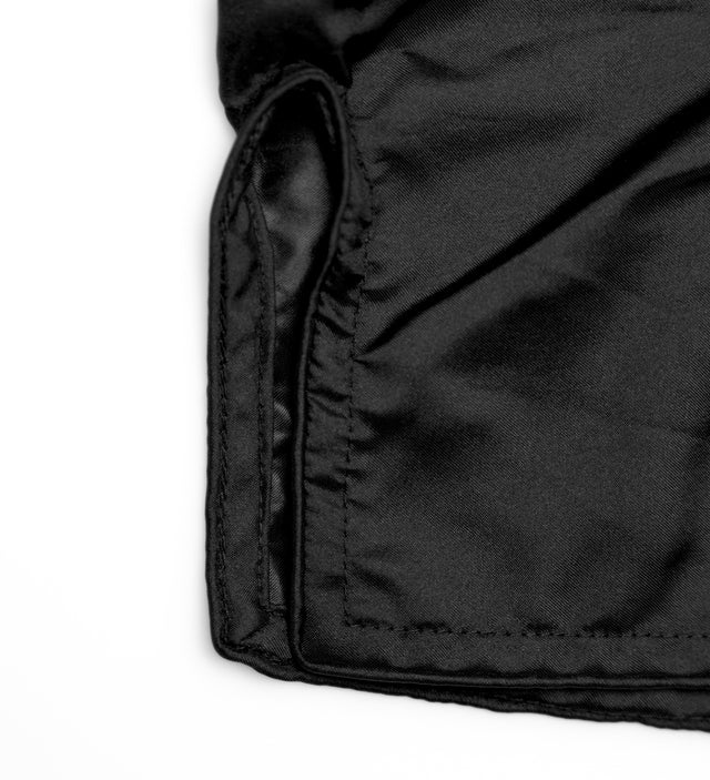 Caged Muay Thai shorts Classic – Sort/Hvid