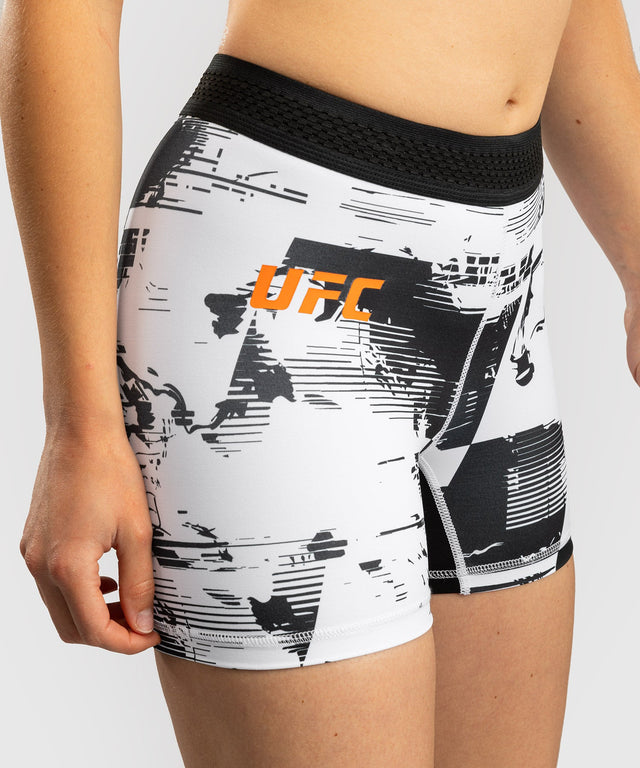Pantaloncini a compressione Venum UFC Zenith da donna – Bianco