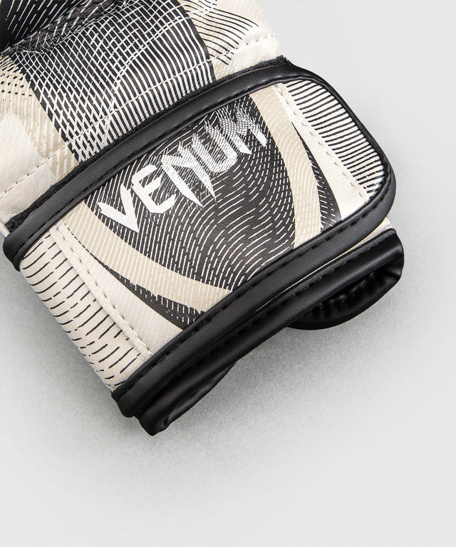 Luvas de MMA Venum Galactic 3.0 – Branco partido/Preto