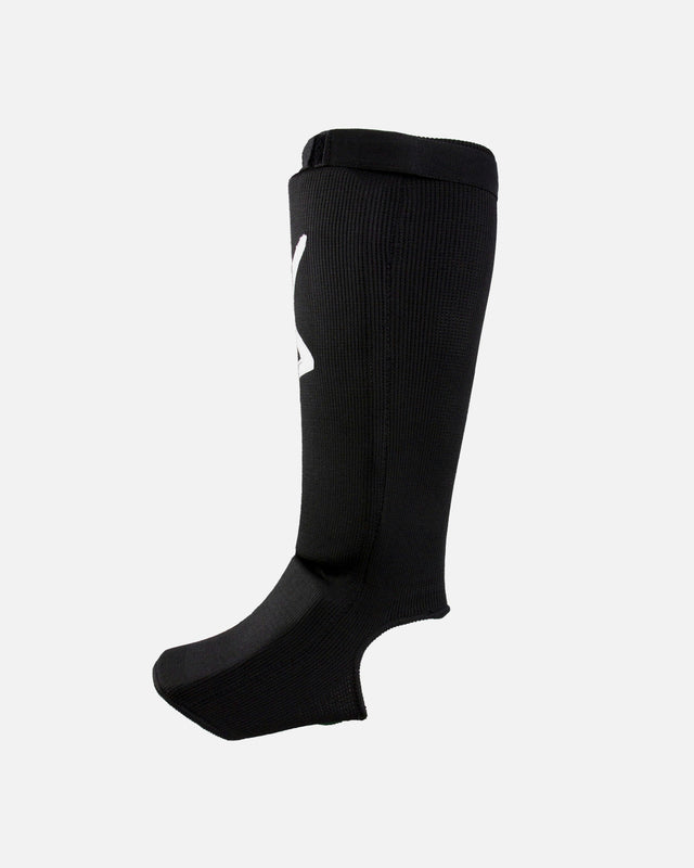 8 WEAPONS Benskydd S8 – Svart