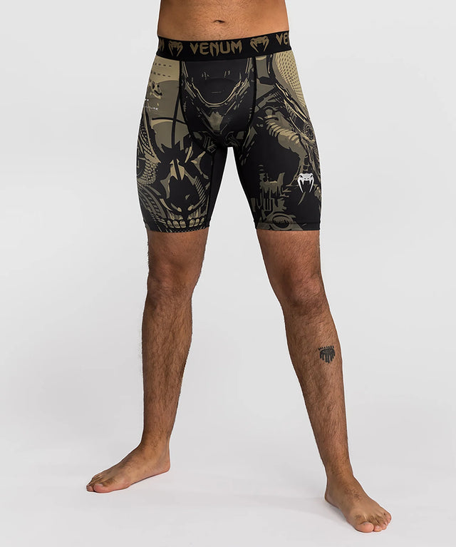 Pantaloncini a compressione Venum Invader – Nero/Sabbia
