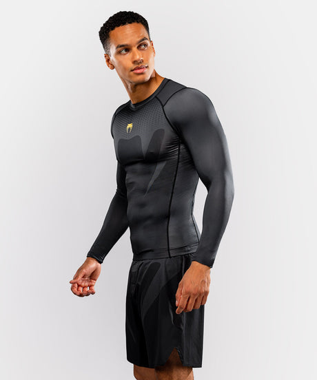 Rashguard Venum Attack Manga Larga - Negro/Oro