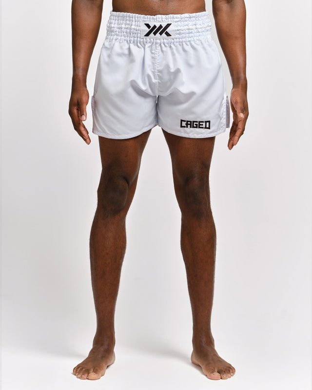 Caged Muay Thai shorts Classic – Hvid/Sort