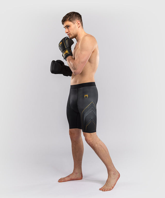 Pantaloncini a compressione Venum Streamline – Nero/Oro