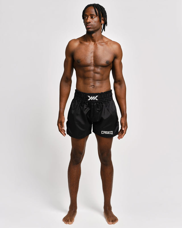 Caged Muay Thai shorts Classic – Sort/Hvid