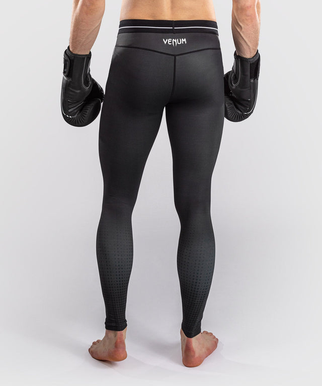 Pantaloncini a compressione Venum Stealth – Nero/Bianco