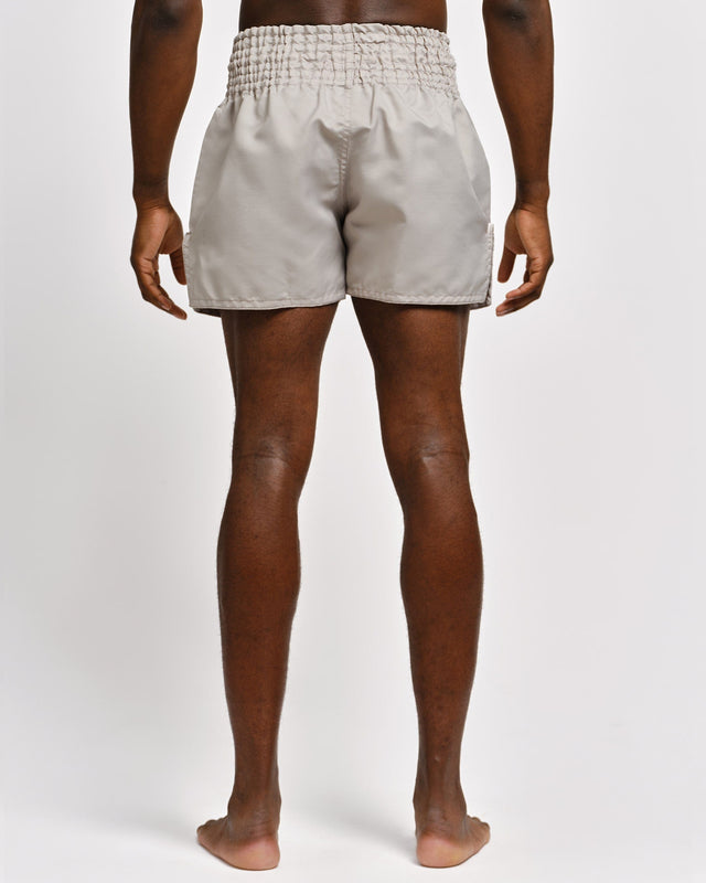 Pantaloni scurți Caged Muay Thai Classic – Gri deschis/Negru