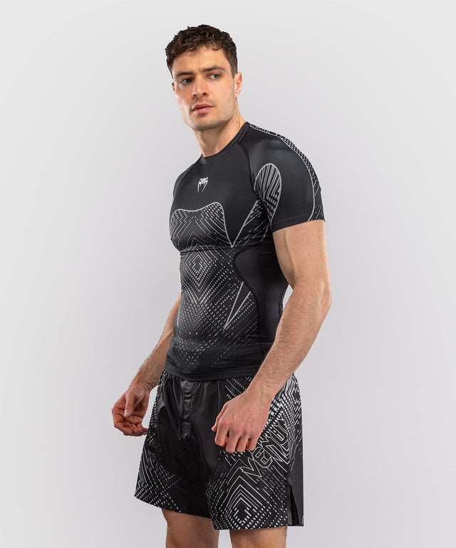 Rashguard Venum Midnight Fury Mangas Curtas – Preto/Cinzento/Prata