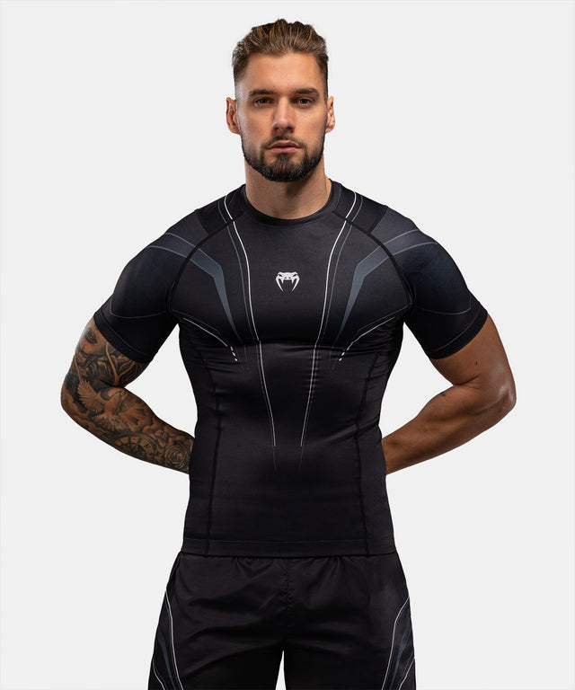 Venum Rashguard Streamline Korte Mouwen – Sort/Hvid