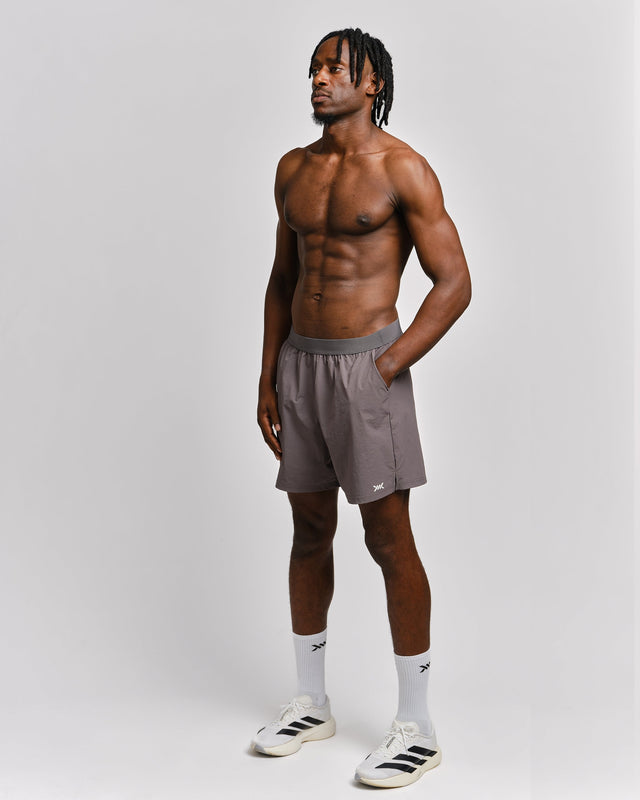 Caged Training Shorts Essential – Grå