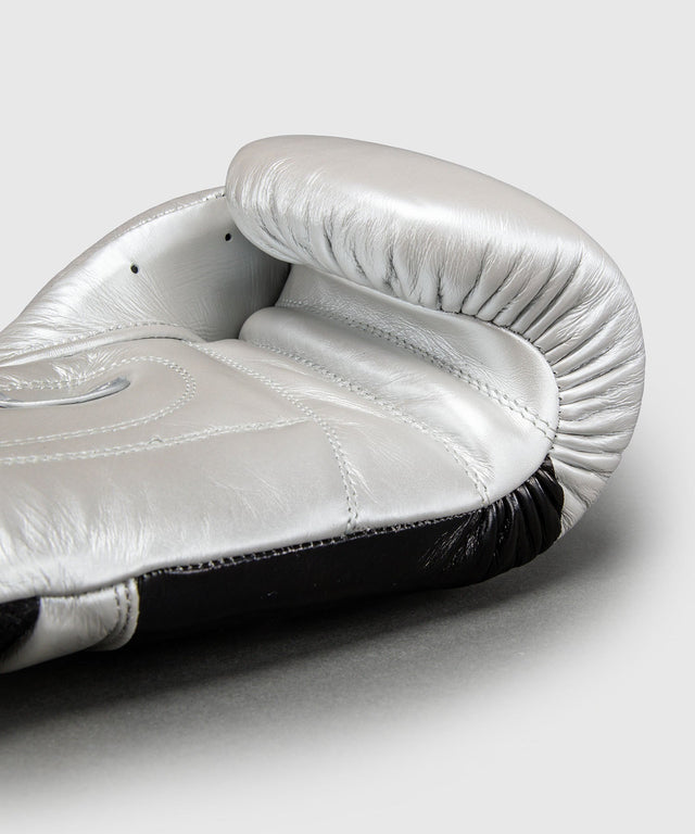 Ringhorns Charger by Venum Boxing gloves – Silver/Black