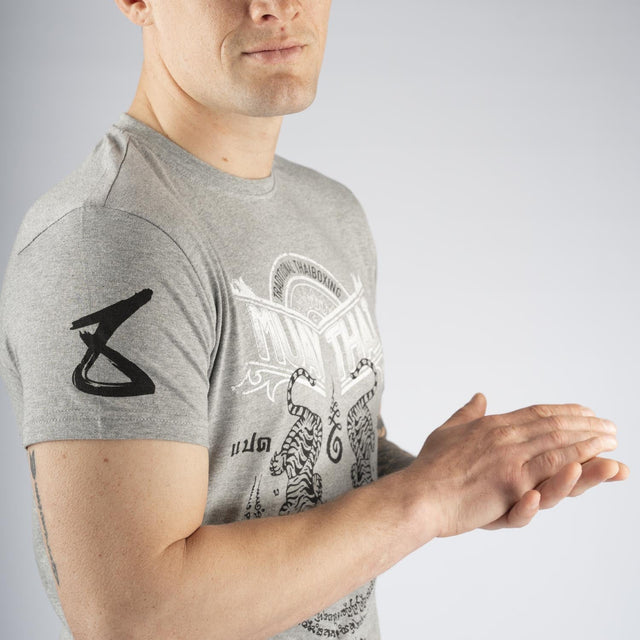 T-shirt 8 WEAPONS Sak Yant Tigers – Cinzento