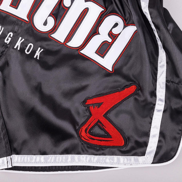 Pantaloncini Muay Thai 8 WEAPONS Bangkok – Nero/Bianco