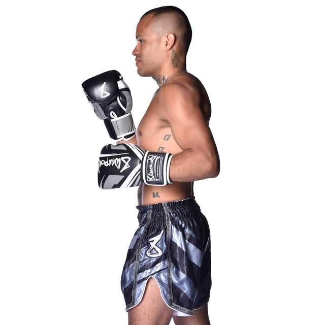 Shorts de Muay Thai 8 WEAPONS Shift – Noir mat