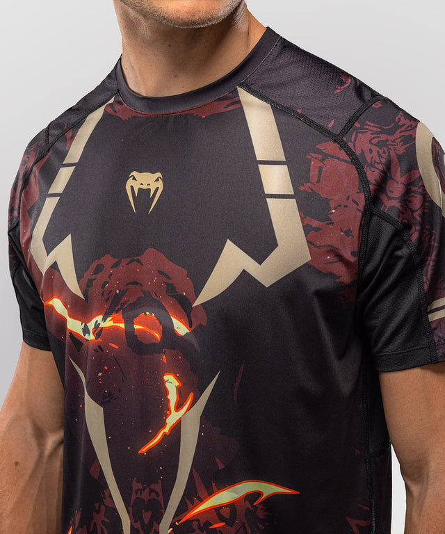 Venum T-Shirt x Jujutsu Kaisen Sukuna – Schwarz/Hellbeige