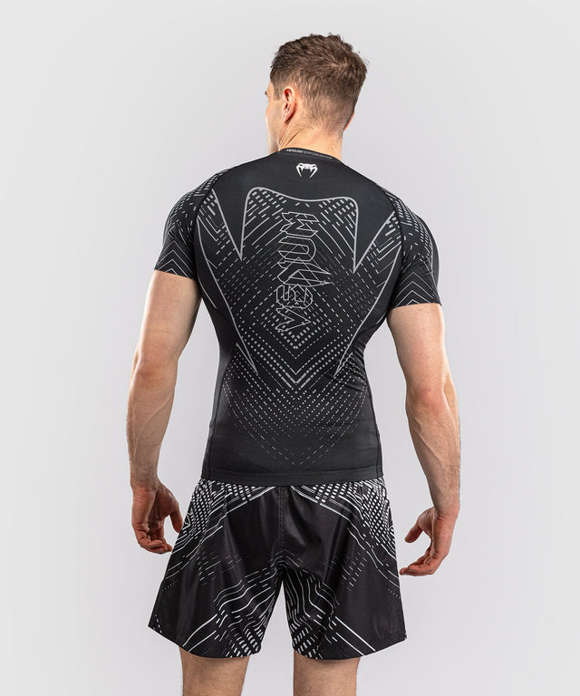 Rashguard Venum Midnight Fury Mangas Curtas – Preto/Cinzento/Prata