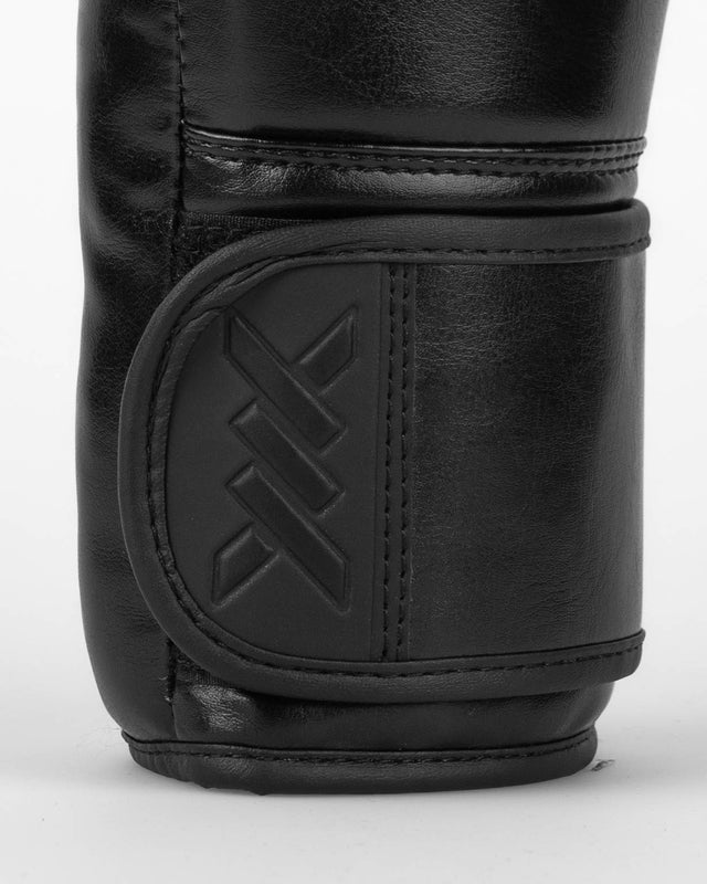 Mănuși de box Caged Core – Negru/Negru
