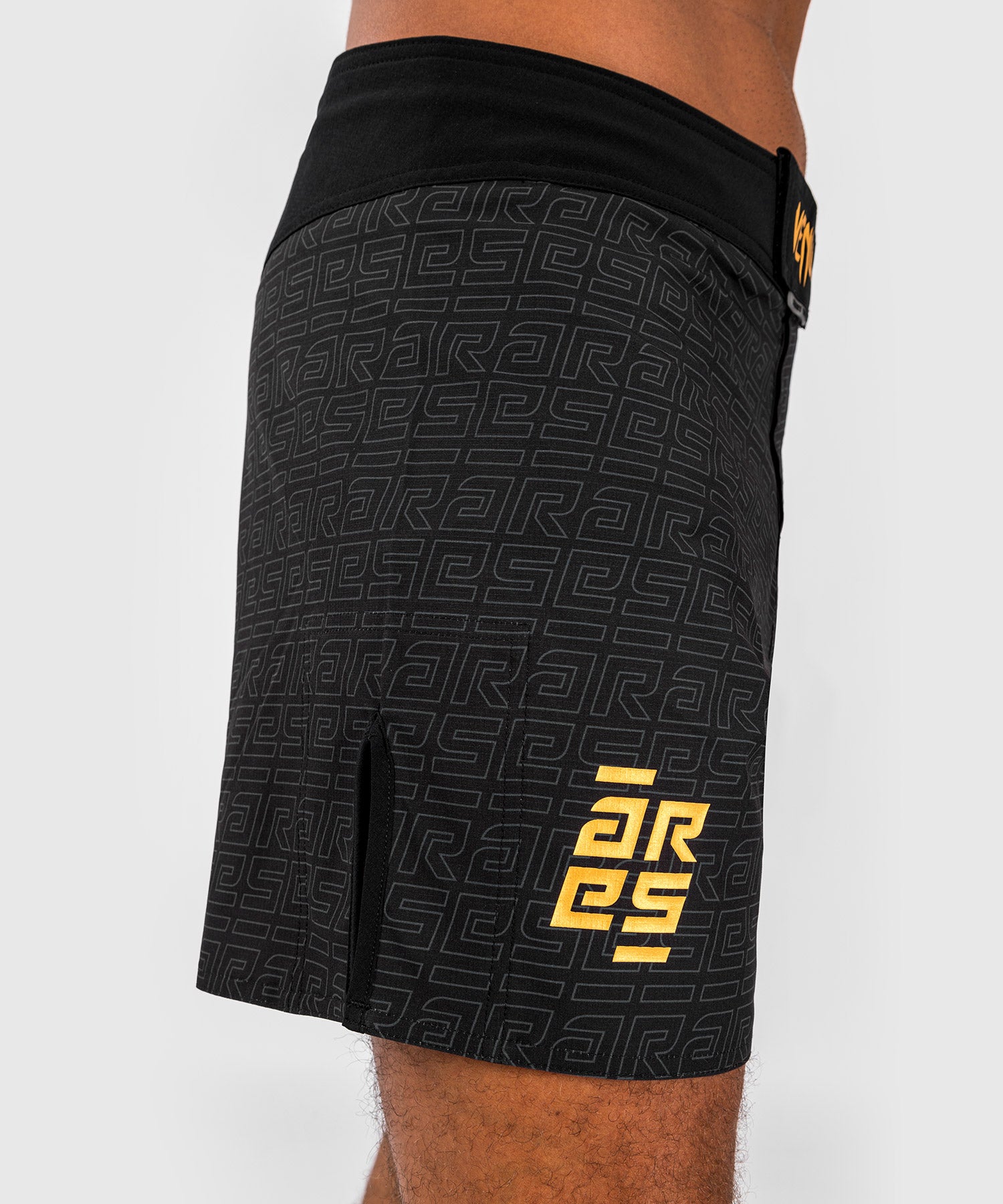 Venum x Ares MMA Shorts - Zwart/Goud