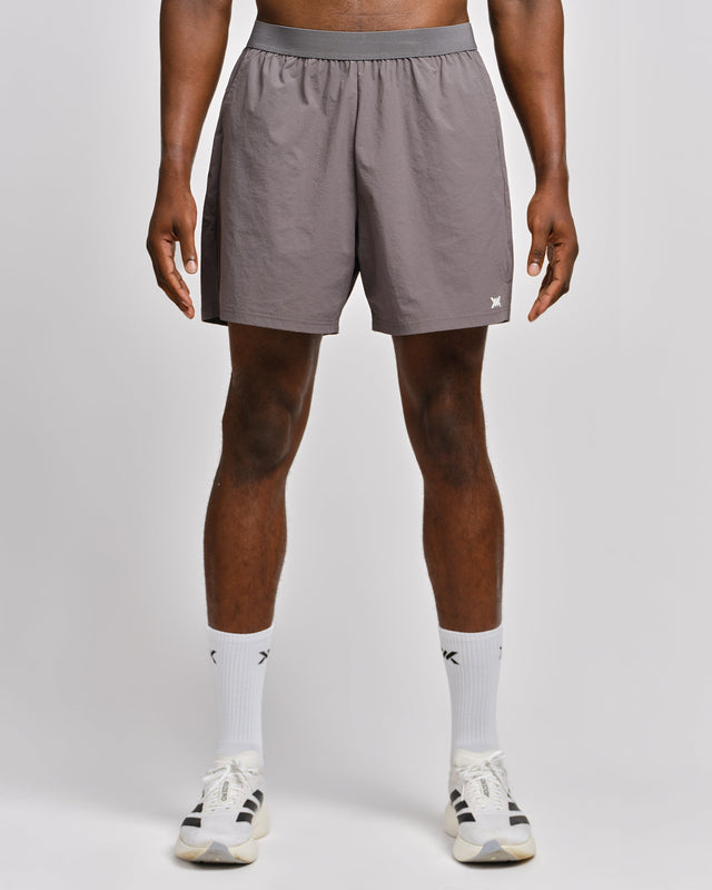 Caged Training Shorts Essential – Grå