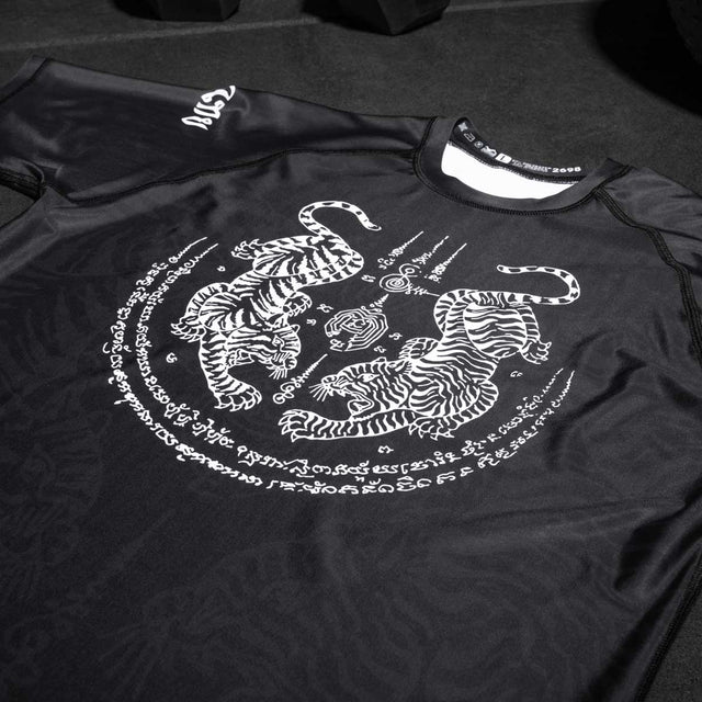 Rashguard Phantom Athletics Sak Yant – Černá/Šedá