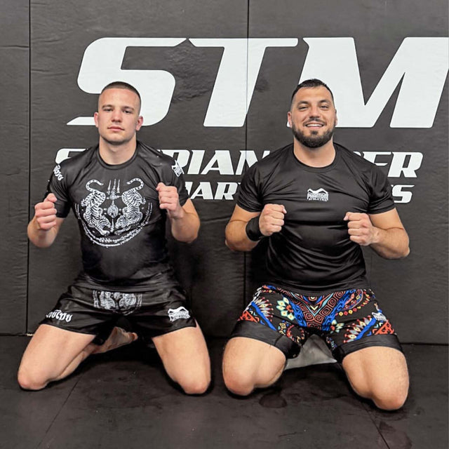 Spodenki Muay Thai Phantom Athletics Sak Yant – Czarne