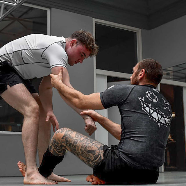 Phantom Athletics Rashguard EVO Serious - Sort