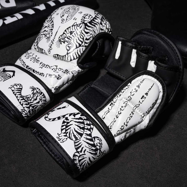 Gants de sparring MMA Phantom Athletics Muay Thai – Blanc