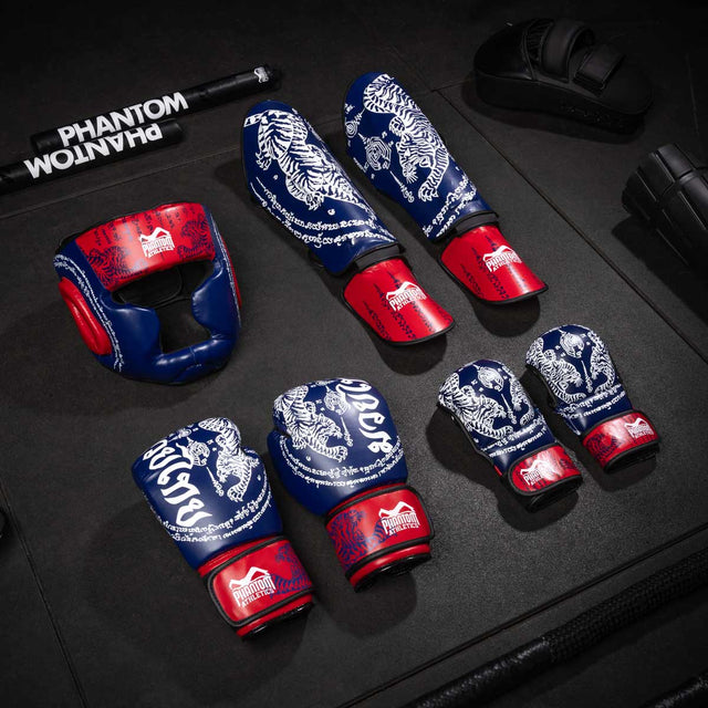 Chránič hlavy Phantom Athletics Muay Thai – Modrý