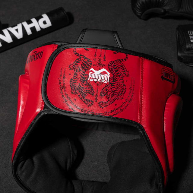 Cască de box Phantom Athletics Muay Thai – Roșu