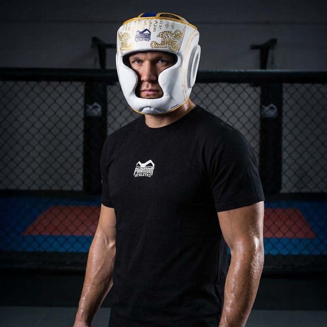 Casco de boxeo Phantom Athletics Muay Thai – Blanco/Oro