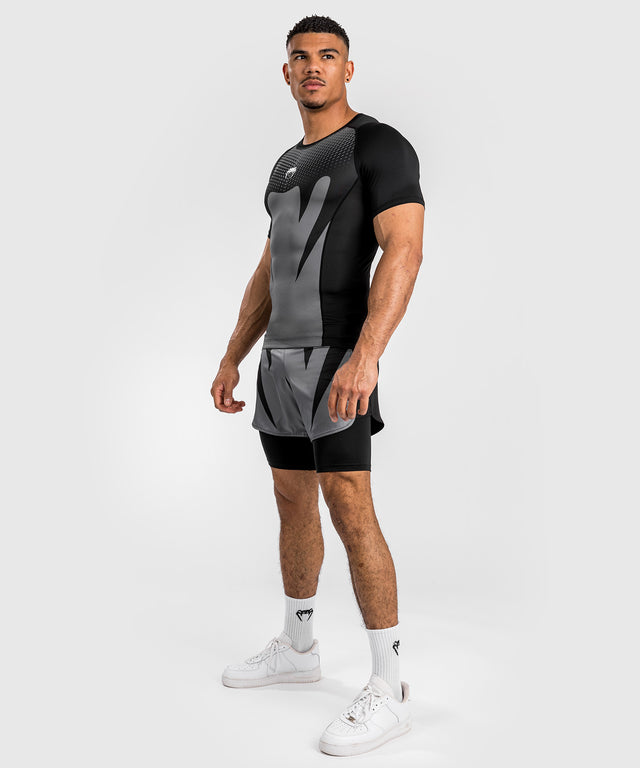 Rashguard Venum Attack Maniche Corte – Nero/Grigio