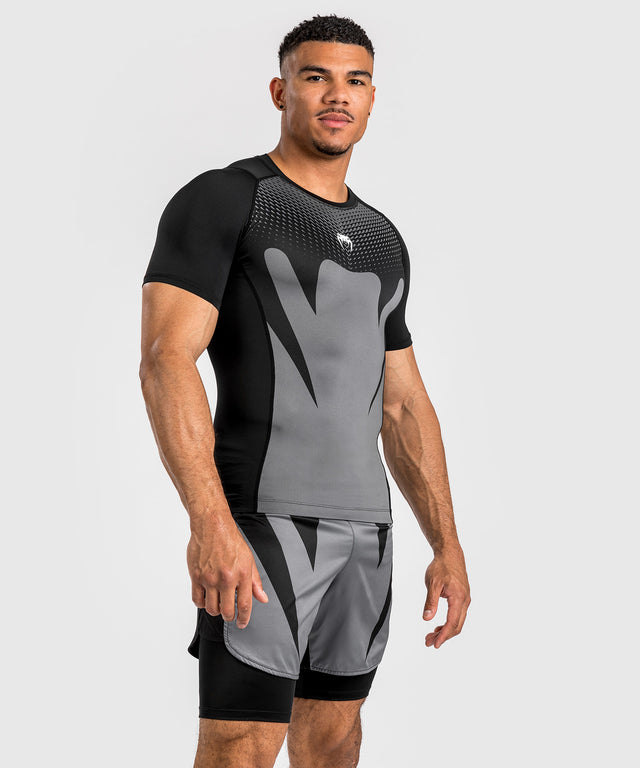 Rashguard Venum Attack Maniche Corte – Nero/Grigio