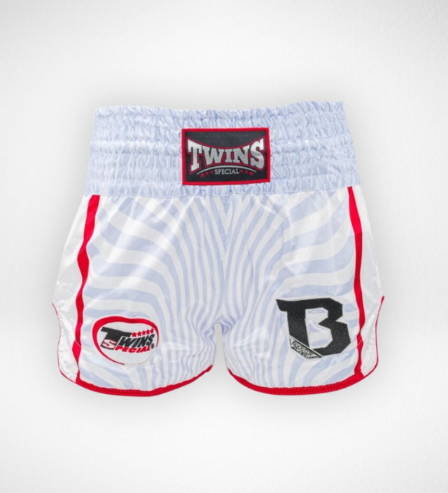 Twins Muay Thai-shorts TBT8 – Vit/Röd