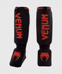 Caneleiras de kickboxing Venum Kontact – Preto/Vermelho