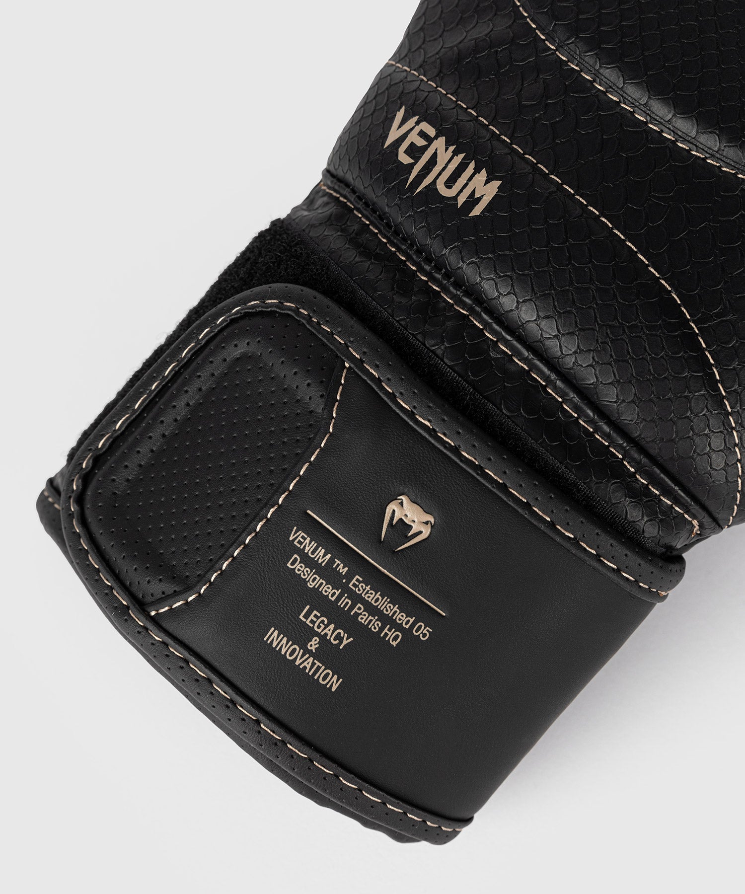 Venum Impact Evo Scales Boksehandsker – Sort
