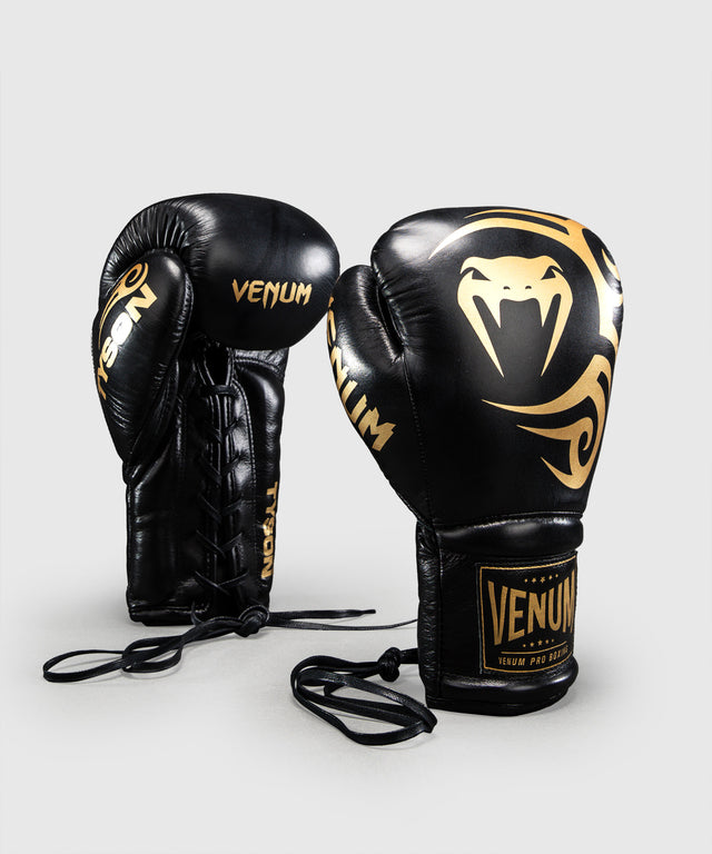 Guantoni da boxe Venum x Mike Tyson Giant 2.0 Pro con allacciatura – Nero/Oro