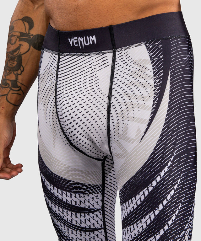 Spodenki kompresyjne Venum Galactic 3.0 – Offwhite/Czarne