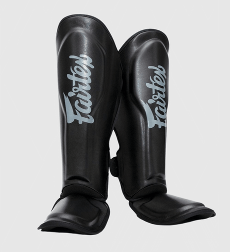 Fairtex Skinnebensbeskyttere FXB - Sort/Grå - Skinnebensbeskyttere