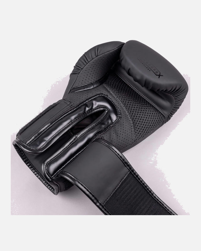 8 WEAPONS Boxhandschuhe Force 8 – Schwarz