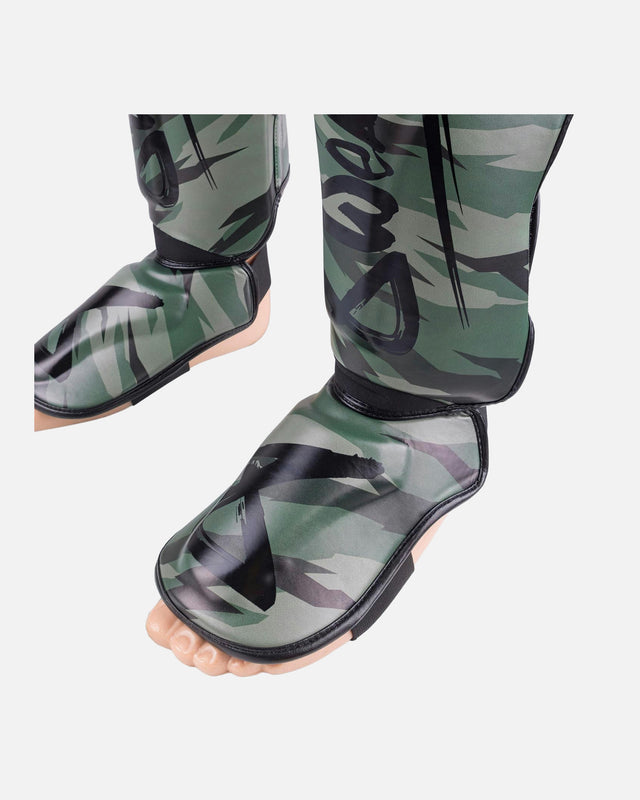 Chrániče holení 8 WEAPONS Unlimited 2.0 – Woodland Camo