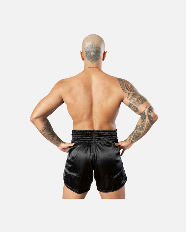 Pantaloncini Muay Thai 8 WEAPONS Strike – Nero/Oro
