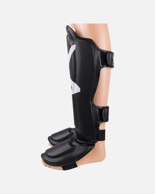 8 WEAPONS Skinnebensbeskyttere BIG 8 Premium – Sort