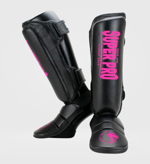 Caneleiras de kickboxing Super Pro Protector – Preto/Rosa