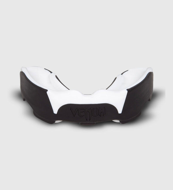 Venum Tandbeskytter Predator - Sort/Hvid