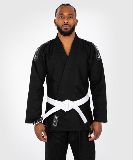 Venum BJJ Gi First - Sort - inkl. hvidt bælte - BJJ-gi'er